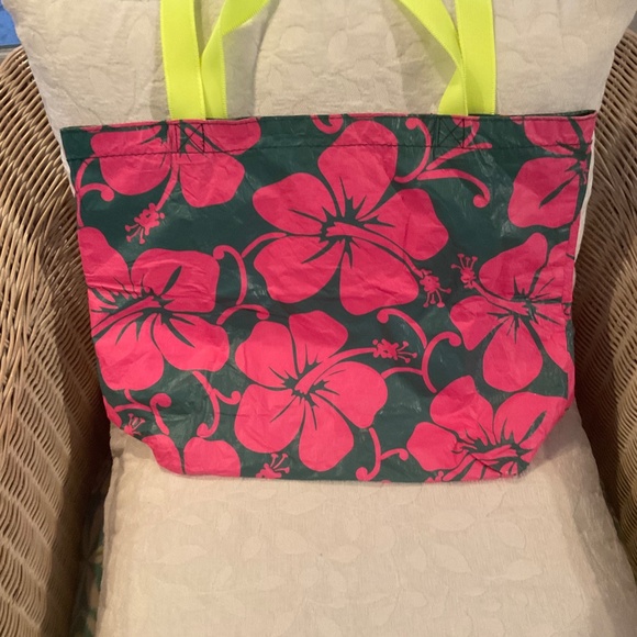 ALOHA COLLECTION Reversible Tote Bag - Picture 11 of 11
